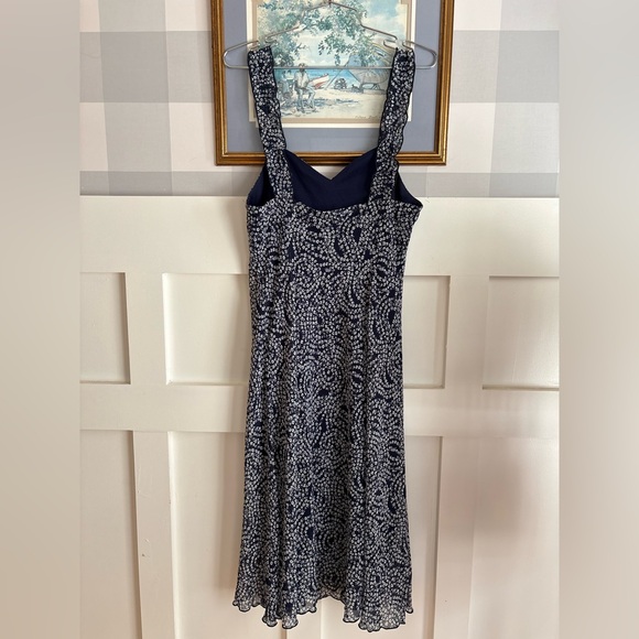 Feminine Navy & White Printed Midi Dress 12 - Picture 8 of 9